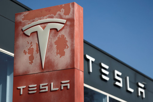 Tesla’s software engineering head to step down, Bloomberg News reports