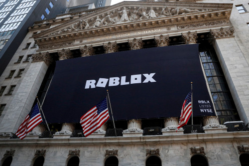Roblox lifts bookings forecast as spending defies tariff uncertainty
