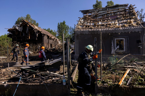 Zelenskiy aides visit US as Ukraine strikes Russian-held territory