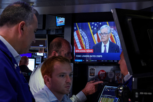 US corporate bond dealmaking jumps day after Fed rate cut