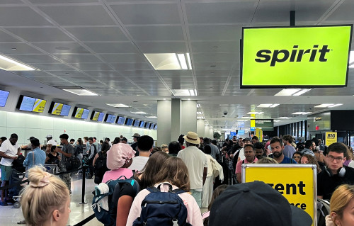 Spirit Airlines projects profit return in 2027 after restructuring