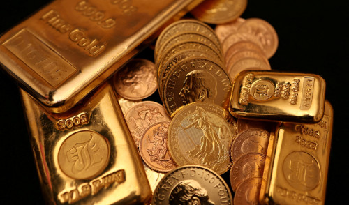 Analysis-Gold forecast to glitter again next year despite biggest gain since 1979