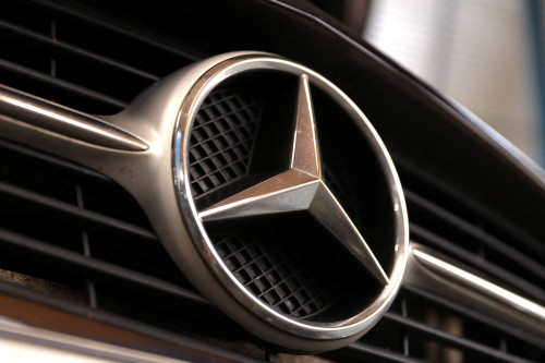 Mercedes reaches $120 million settlement with US states over emissions scandal