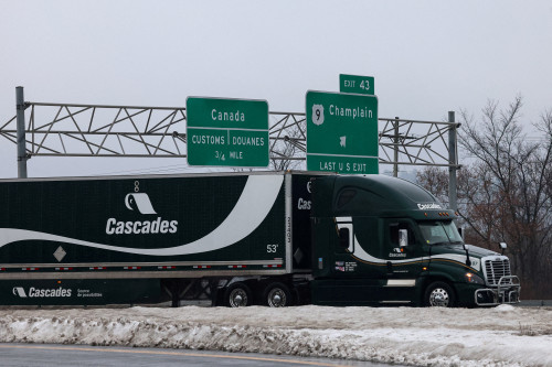 Tight truck capacity opens window for U.S. railroads to win back freight