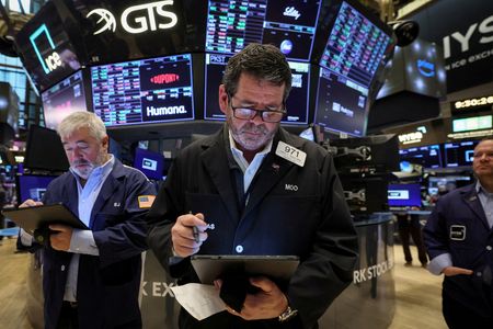 S&P 500 ekes out gain as tech supports, J&J, Goldman disappoint