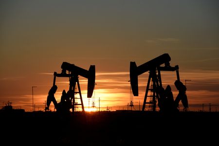 Oil prices rise as US closes in on debt deal