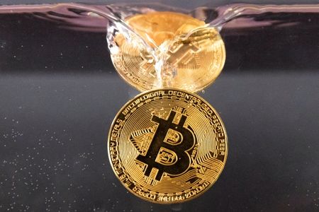 Bitcoin surges 5.56% to $27,171