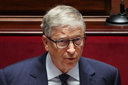 Exclusive-China’s Xi tells Bill Gates he welcomes U.S. AI tech in China-sources