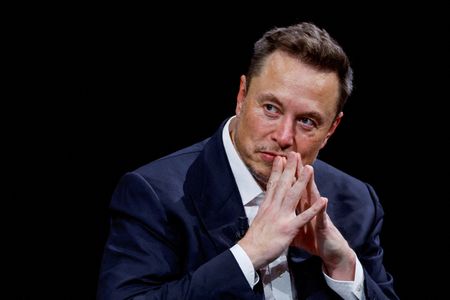 SEC tries to force Musk to testify in Twitter takeover probe